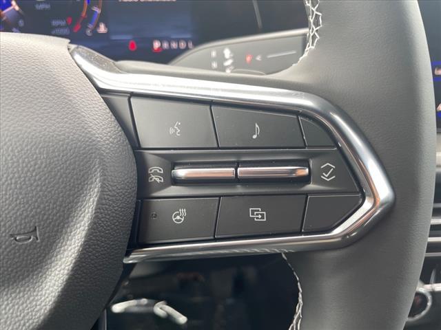 Photo of 2025 Summit White Chevrolet Traverse