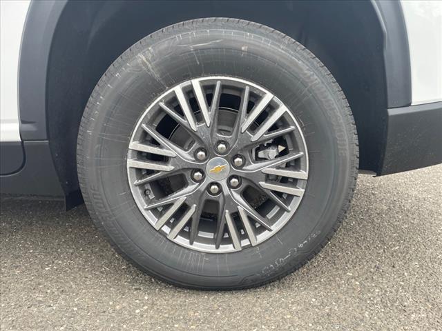 Photo of 2025 Summit White Chevrolet Traverse
