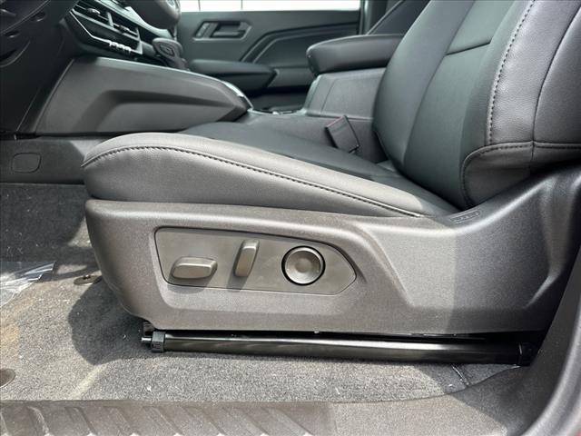 Photo of 2025 Radiant Red Tintcoat Chevrolet Colorado