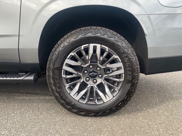 Photo of 2025 Sterling Gray Metallic Chevrolet Suburban