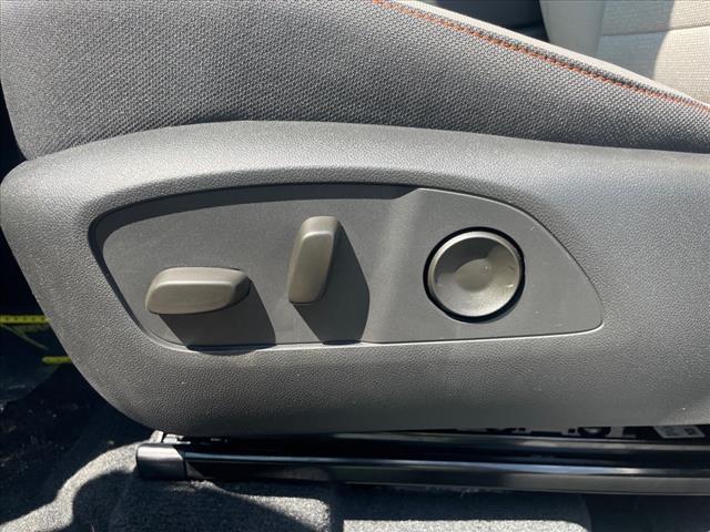 Photo of 2026 Mosaic Black Metallic Chevrolet Traverse