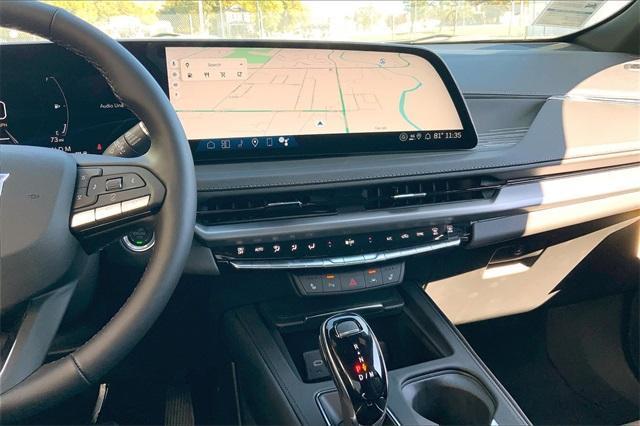Photo of 2025 Silver Metallic Cadillac XT4