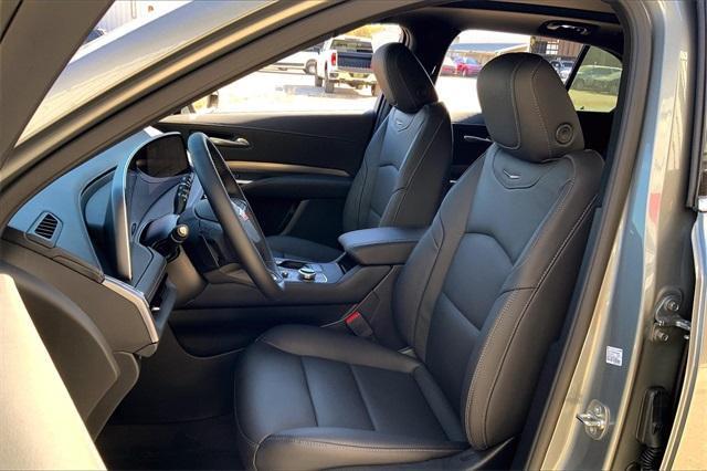 Photo of 2025 Silver Metallic Cadillac XT4