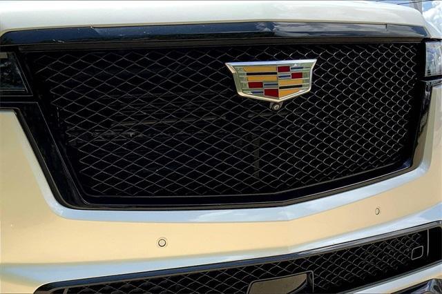 Photo of 2023 Crystal White Tri-Coat Cadillac Escalade