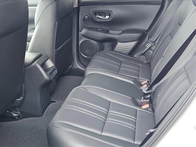 Photo of 2026 Platinum White Pearl Honda HR-V