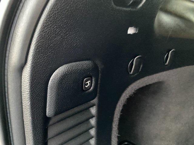 Photo of 2020 Diamond Black Crystal Pearlcoat Jeep Grand Cherokee