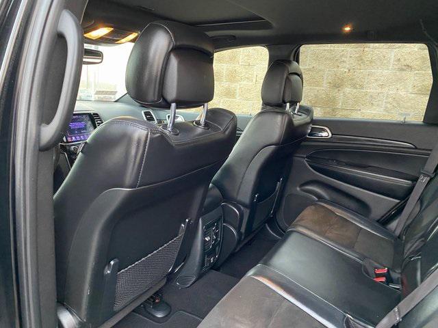 Photo of 2020 Diamond Black Crystal Pearlcoat Jeep Grand Cherokee