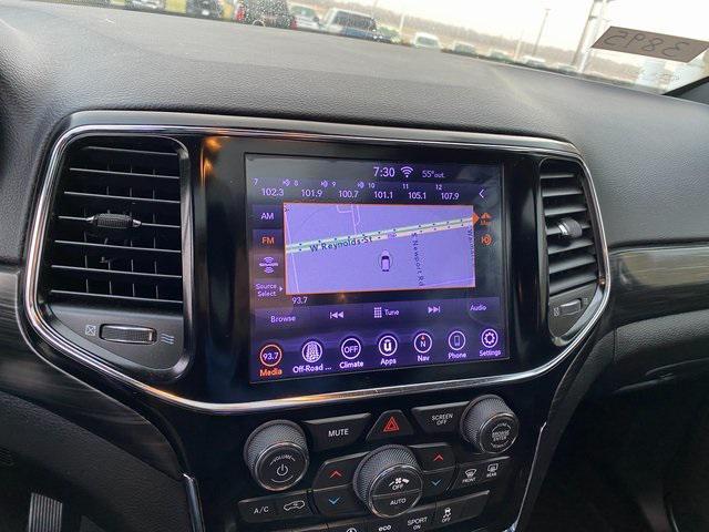Photo of 2020 Diamond Black Crystal Pearlcoat Jeep Grand Cherokee