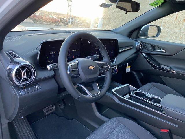 Photo of 2025 Summit White Chevrolet Equinox