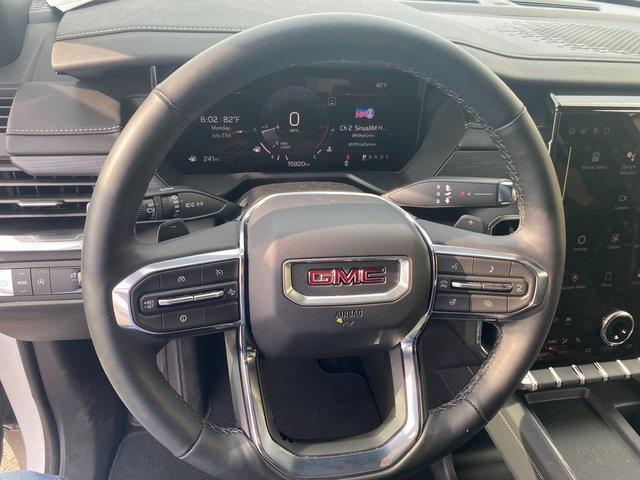 Photo of 2025 Summit White GMC Acadia