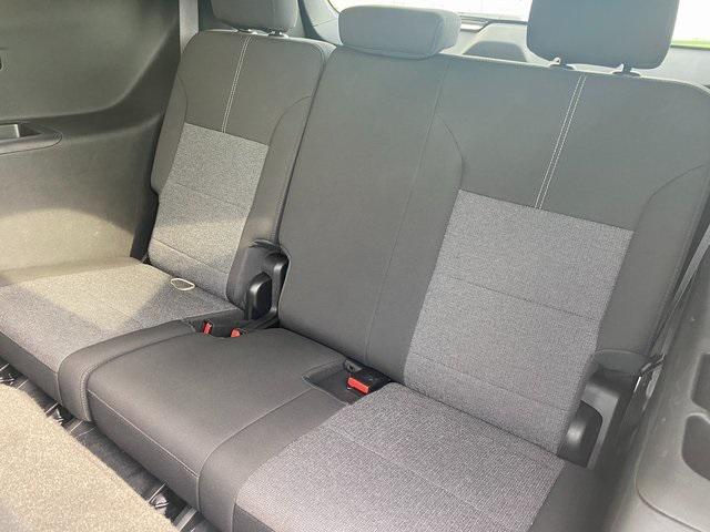 Photo of 2025 Summit White GMC Acadia
