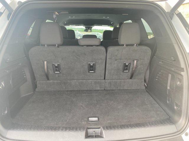 Photo of 2025 Summit White GMC Acadia