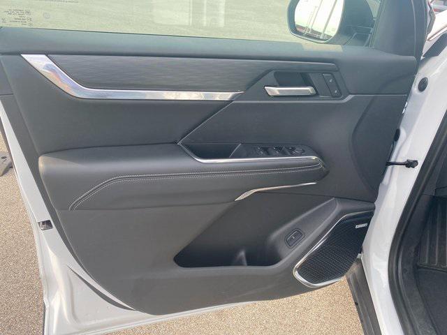 Photo of 2025 Summit White GMC Acadia