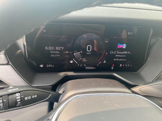 Photo of 2025 Summit White GMC Acadia