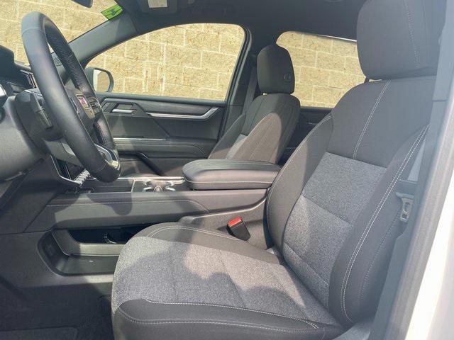 Photo of 2025 Summit White GMC Acadia