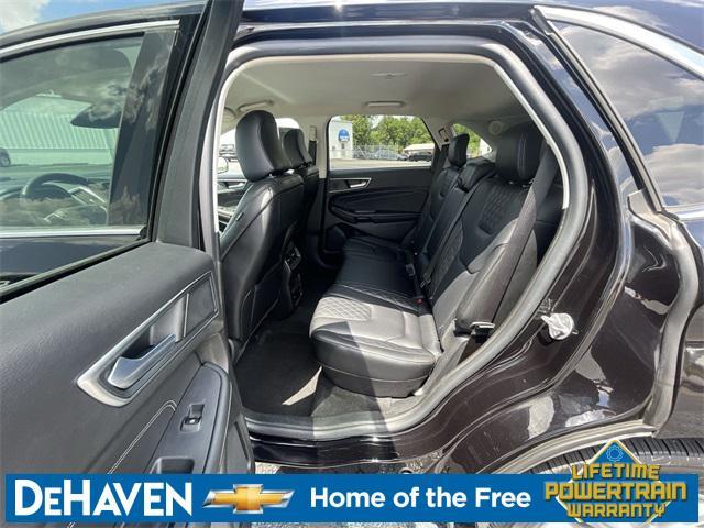 Photo of 2024 Black Metallic Ford Edge