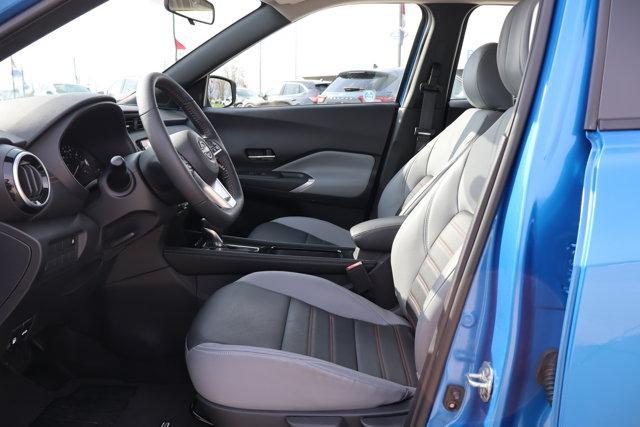 Photo of 2024 Electric Blue Metallic Nissan Kicks