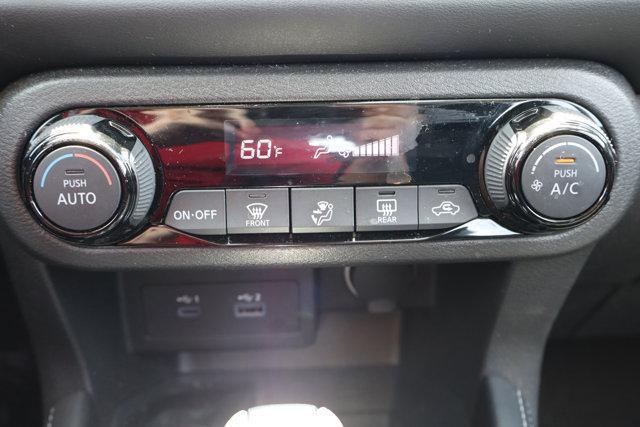 Photo of 2024 Orange Metallic Nissan Kicks