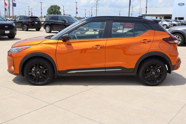 Photo of 2024 Orange Metallic Nissan Kicks