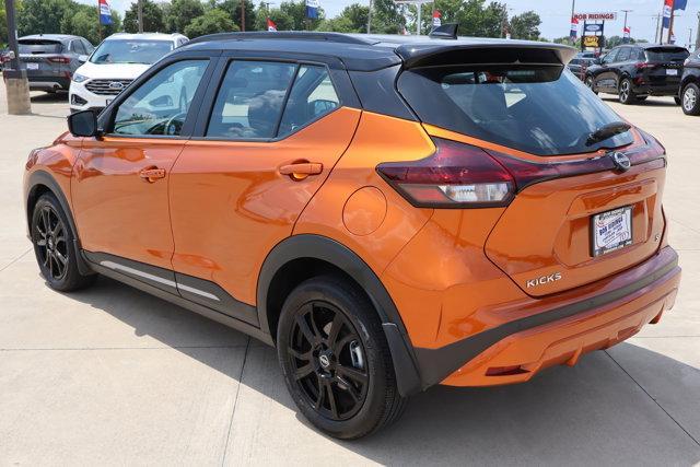 Photo of 2024 Orange Metallic Nissan Kicks