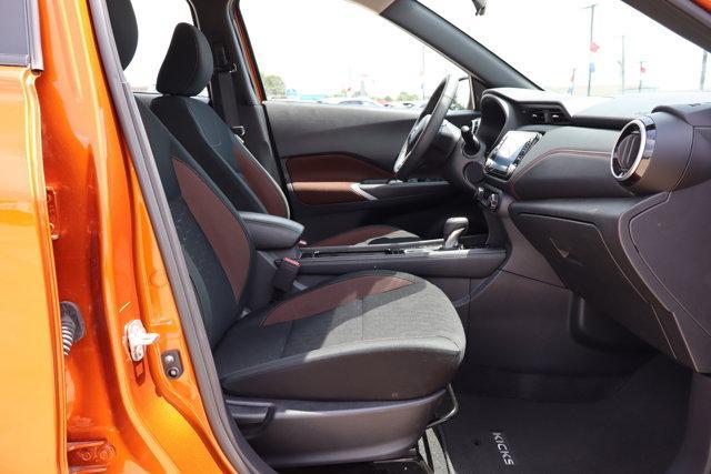 Photo of 2024 Orange Metallic Nissan Kicks