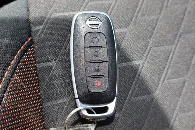 Photo of 2024 Orange Metallic Nissan Kicks