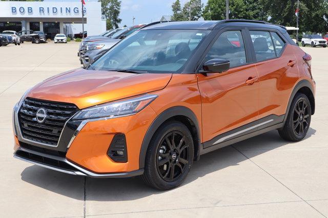 Photo of 2024 Orange Metallic Nissan Kicks