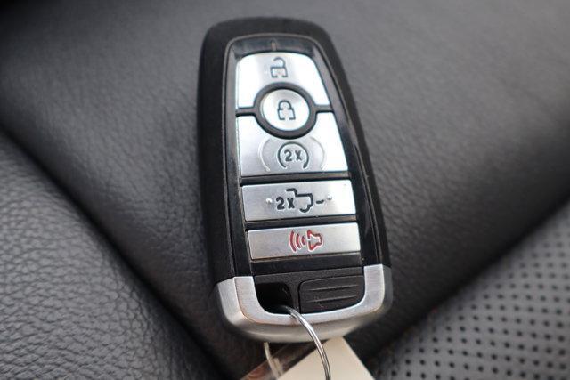 Photo of 2022 White Ford F-250