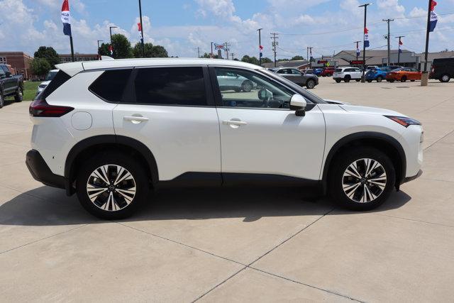 Photo of 2023 White Nissan Rogue