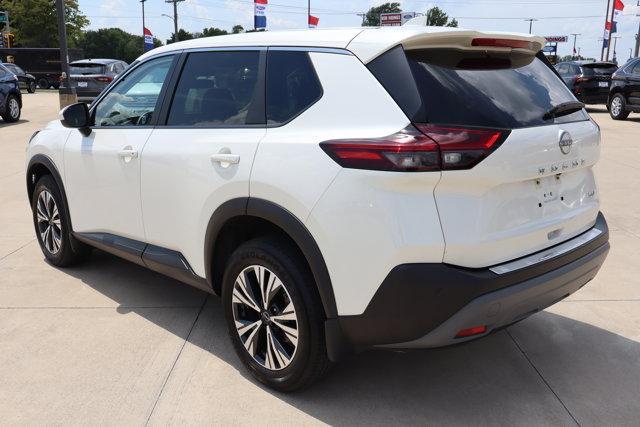 Photo of 2023 White Nissan Rogue