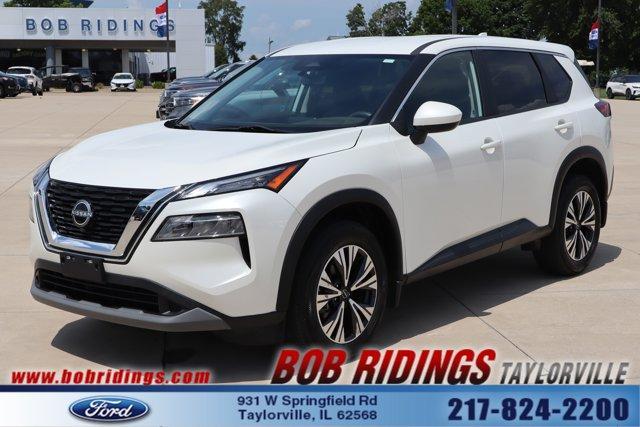 Photo of 2023 White Nissan Rogue