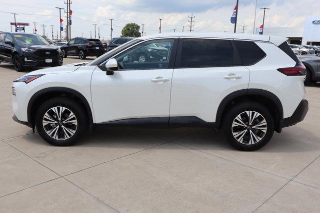 Photo of 2023 White Nissan Rogue