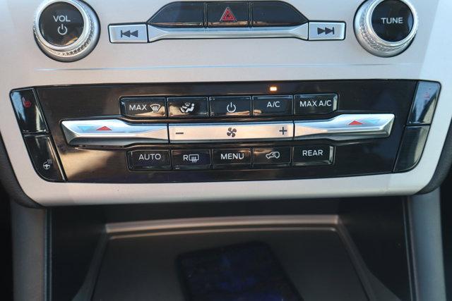Photo of 2023 Black Ford Explorer
