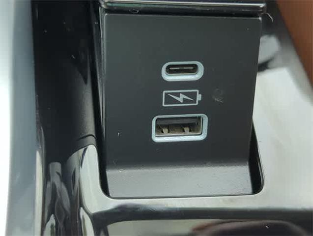 Photo of 2023 Black Acura MDX