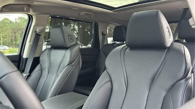 Photo of 2025 White Acura MDX