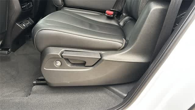 Photo of 2025 White Acura MDX
