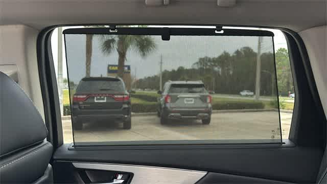 Photo of 2025 White Acura MDX