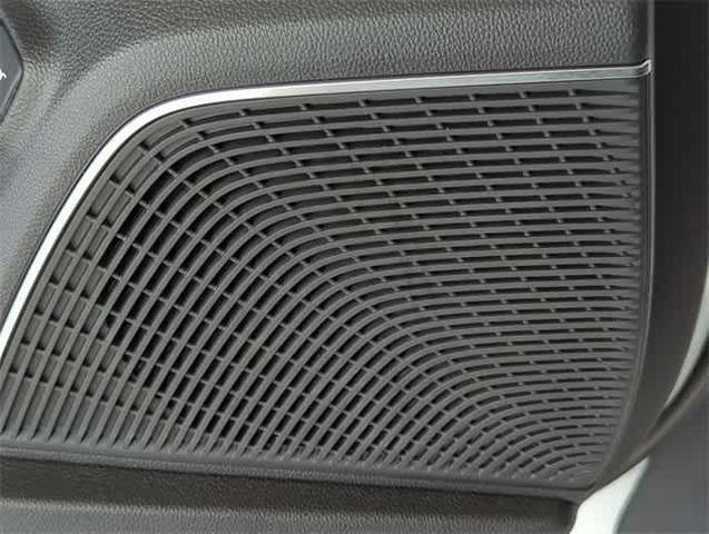 Photo of 2025 White Acura MDX
