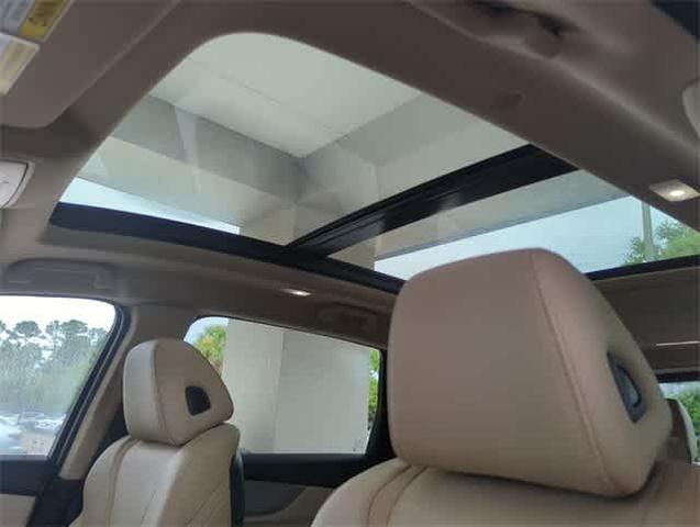 Photo of 2025 White Acura MDX