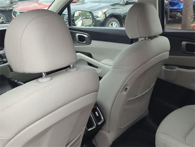 Photo of 2023 Blue Kia Sorento Hybrid