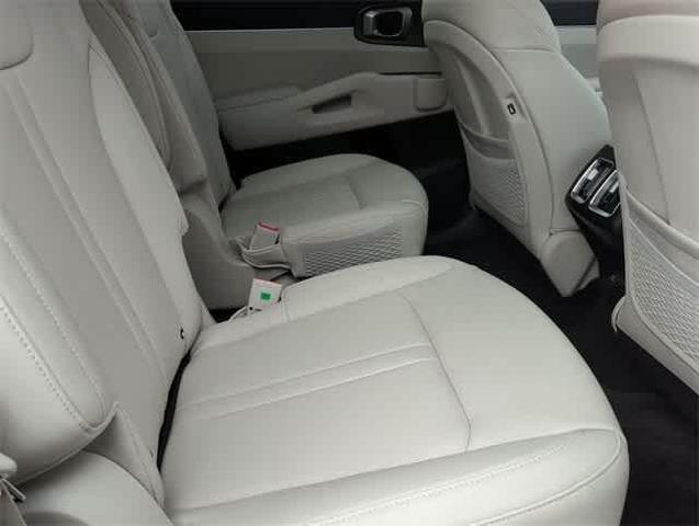 Photo of 2023 Blue Kia Sorento Hybrid