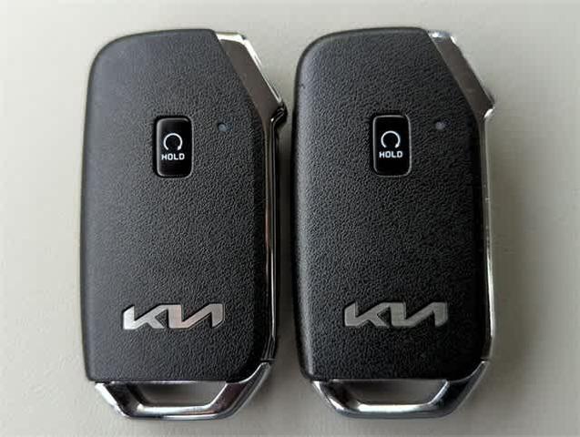 Photo of 2023 Blue Kia Sorento Hybrid