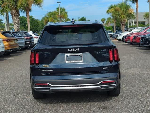 Photo of 2023 Blue Kia Sorento Hybrid