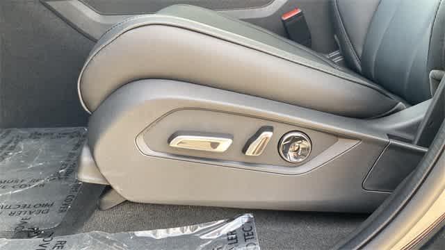 Photo of 2025 Black Acura MDX