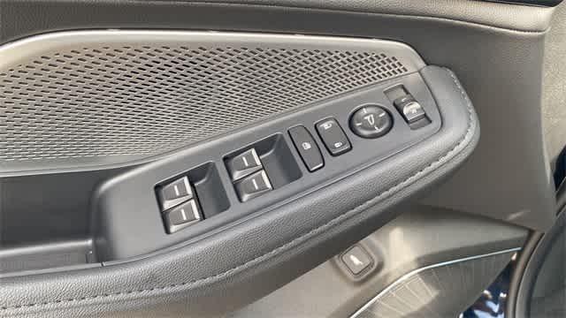 Photo of 2025 Black Acura MDX