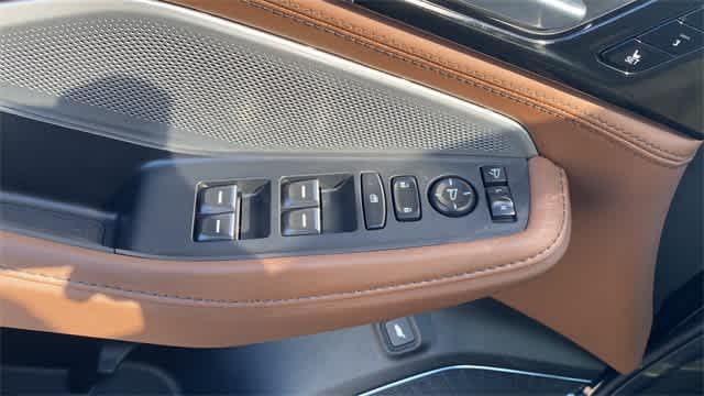 Photo of 2025 Black Acura MDX