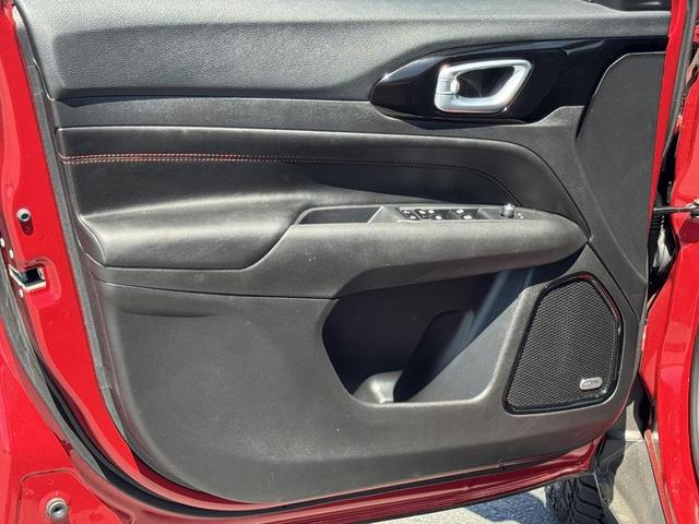 Photo of 2025 Red Hot Pearlcoat Jeep Compass