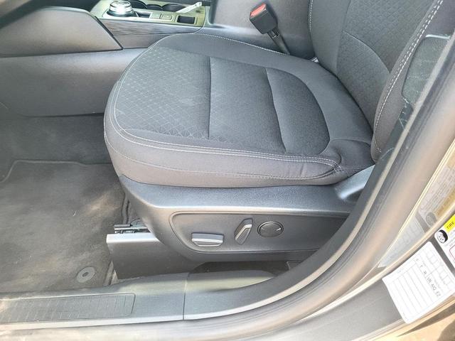 Photo of 2024 Gray Metallic Ford Escape