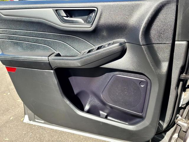 Photo of 2024 Gray Metallic Ford Escape