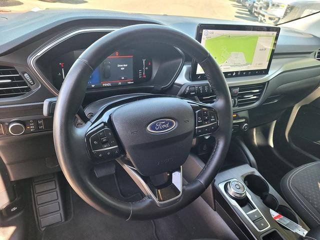 Photo of 2024 Gray Metallic Ford Escape